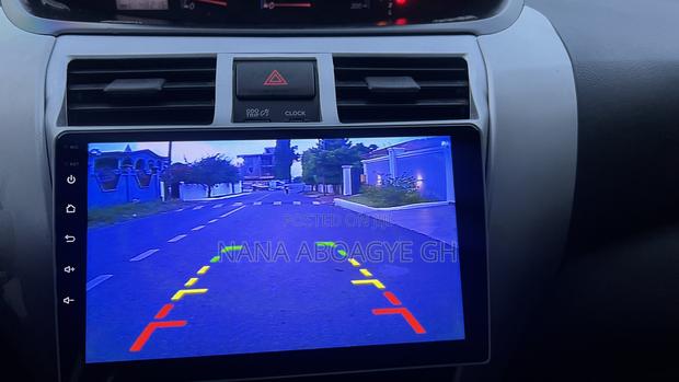 Toyota Belta 2010 Silver · Photo 8