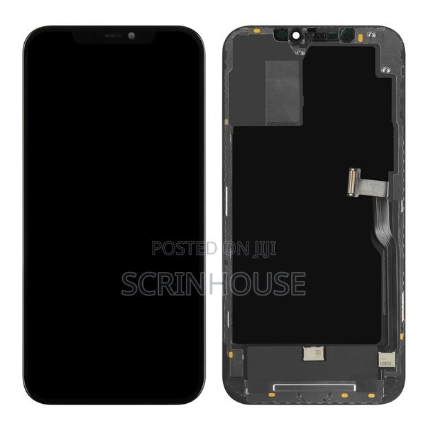 iPhone 12 Pro Max Screen Replacement · Photo 2