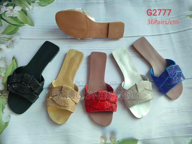 Premium Slippers · Photo 1