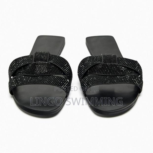 Premium Slippers · Photo 2