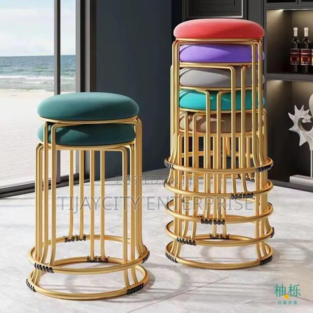 Luxurious Stool Chair · Photo 1