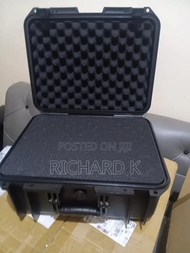 Waterproof Case · Photo 1
