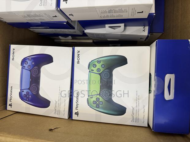 Ps5 Original Controllers ( New Colors ) · Photo 2