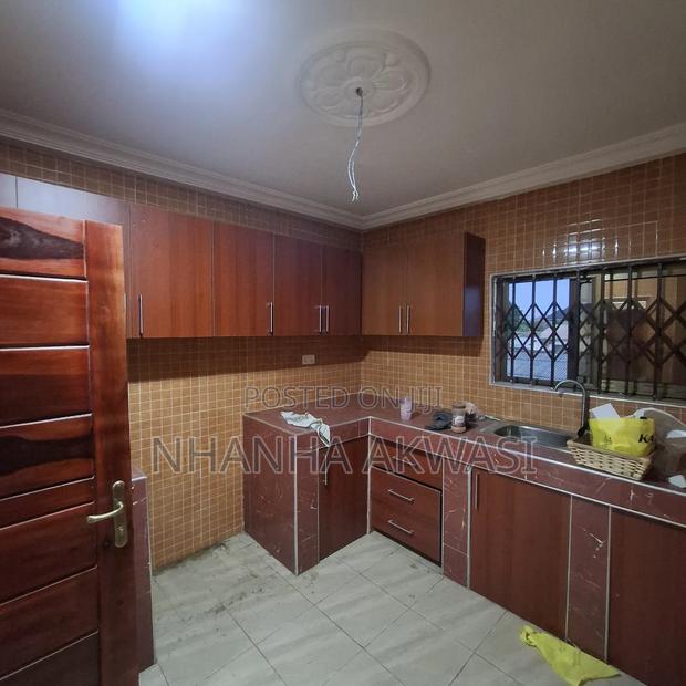 3bdrm Apartment in Lashibi Klagon Ndc, Sakumono for rent · Photo 2