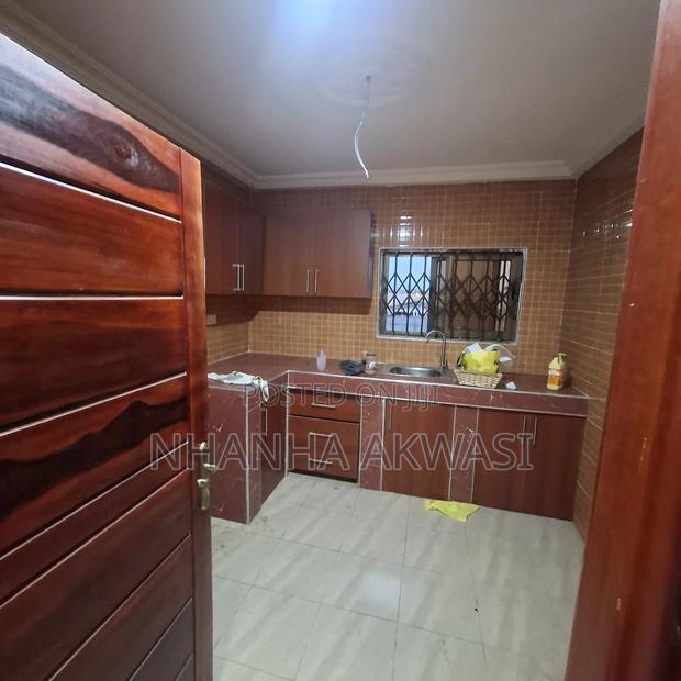 3bdrm Apartment in Lashibi Klagon Ndc, Sakumono for rent · Photo 6