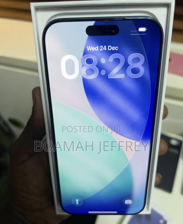 Apple iPhone 17 Pro Max 256 GB Blue · Photo 2