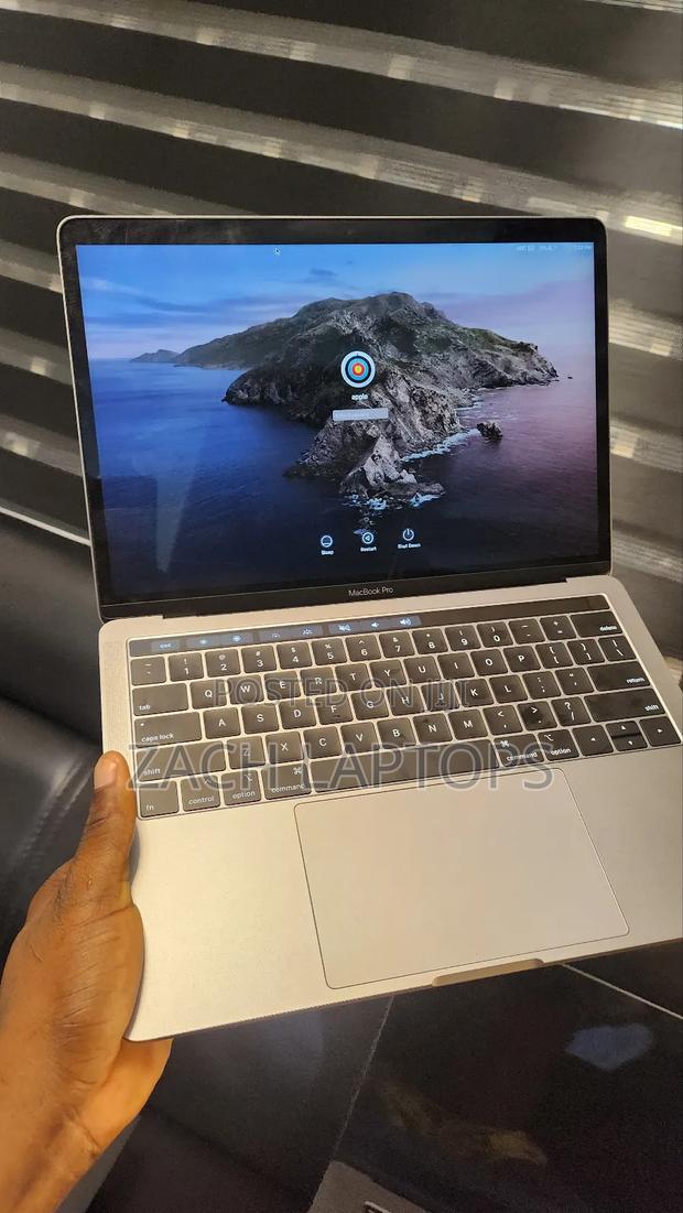 Laptop Apple MacBook 2018 8GB Intel Core I7 SSD 512GB · Photo 1