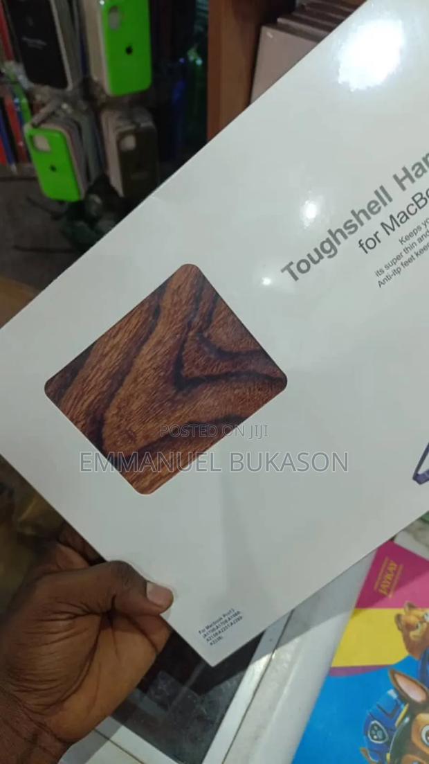 Wooden Macbook Case · Photo 2