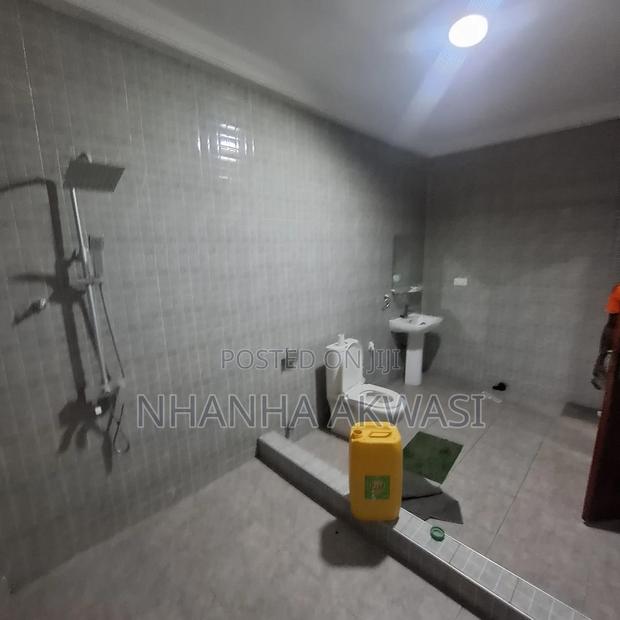 3bdrm Apartment in Lashibi Klagon, Sakumono for rent · Photo 7