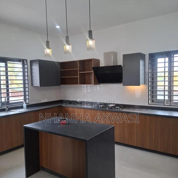 4bdrm House in Community 18 Spintex, Sakumono for rent · Photo 5