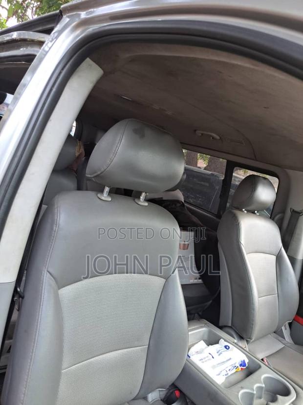 Hyundai Starex 2015 Grey · Photo 2