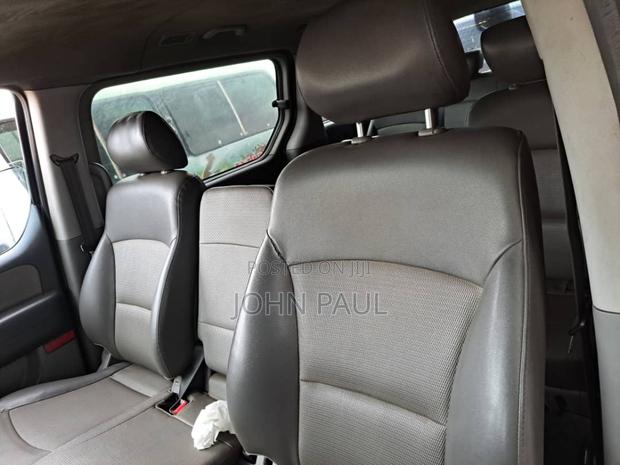 Hyundai Starex 2015 Grey · Photo 3