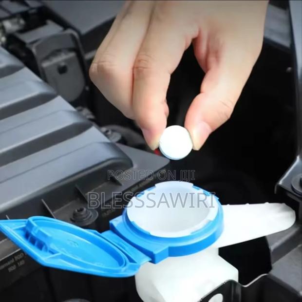 Solid Car Windscreen Cleaner Tablet · Photo 4