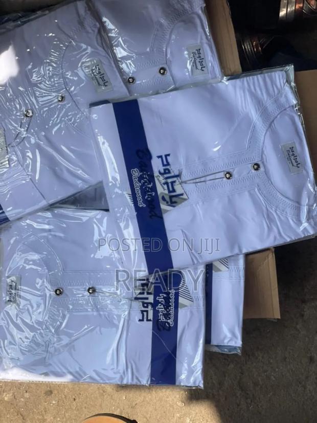White Jalabiya (Shortsleeves) · Photo 2