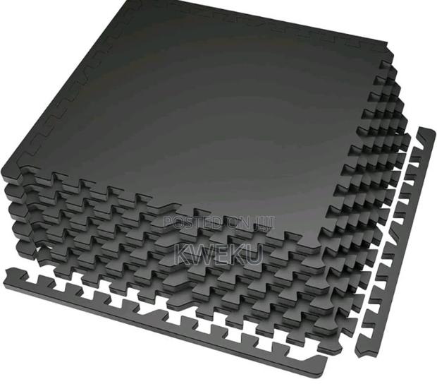Interlocking Mat Black Color · Photo 4