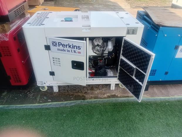 Perkins Soundproof Diesel Generator · Photo 1