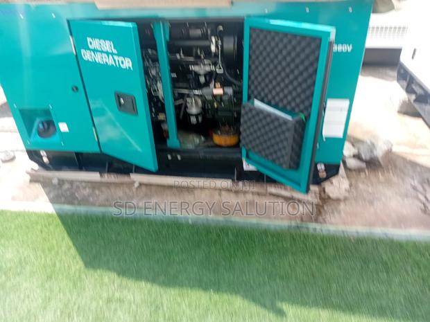 Heavy-Duty Power Generator Perkins · Photo 1