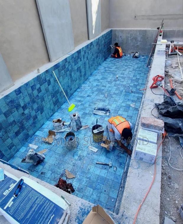 Swimming Pool Builders · Photo 1