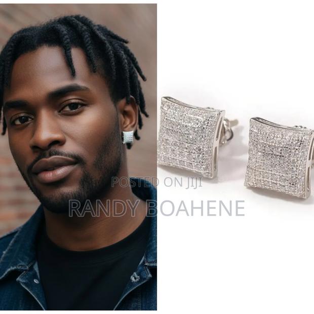Sterling Silver Square Stud Earrings · Photo 1