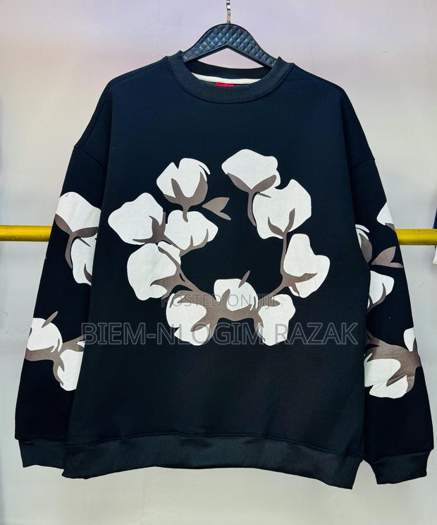 Hellstar Thick N Heavy Sweaters Available in Stock · Photo 1