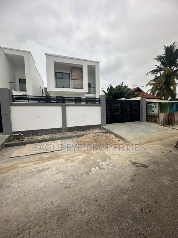 4bdrm House in Sakumono for sale · Photo 1