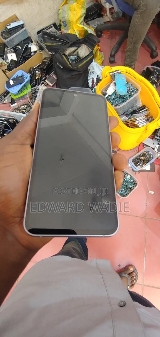 Samsung Galaxy S23 FE 128 GB Gray · Photo 5