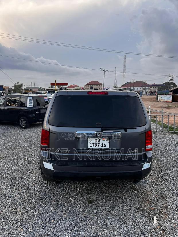 Honda Pilot 2010 Gray · Photo 2