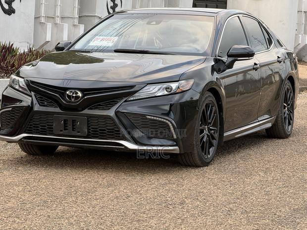 Toyota Camry XSE 2022 Black · Photo 7