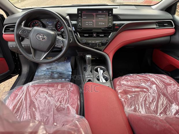 Toyota Camry XSE 2022 Black · Photo 6