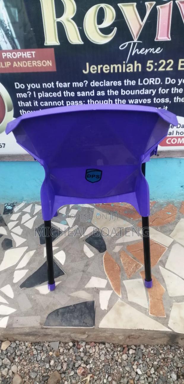 Quality Plastic Chairs · Photo 3