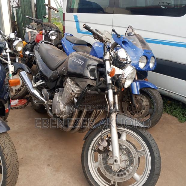 Suzuki 2005 Black · Photo 2