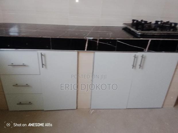 Ultra Modern Kitchen Cabinets · Photo 3