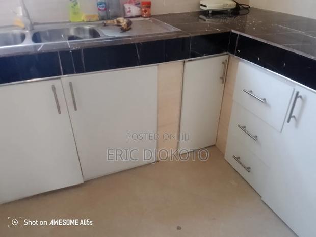 Ultra Modern Kitchen Cabinets · Photo 4