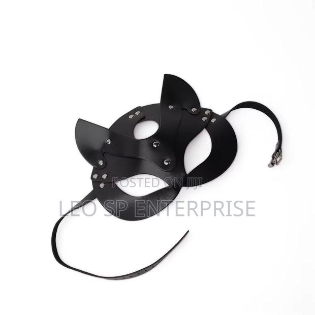 BDSM Cat Mask · Photo 3
