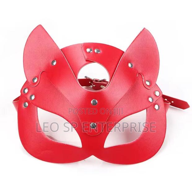 BDSM Cat Mask · Photo 5