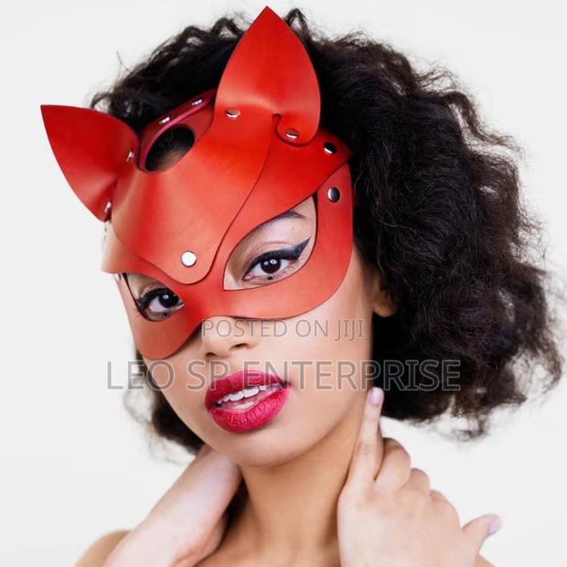 BDSM Cat Mask · Photo 4