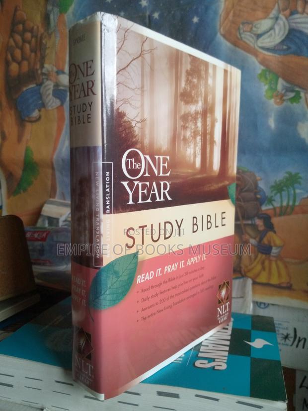 The One Year Study Bible Nlt: Tyndale · Photo 1