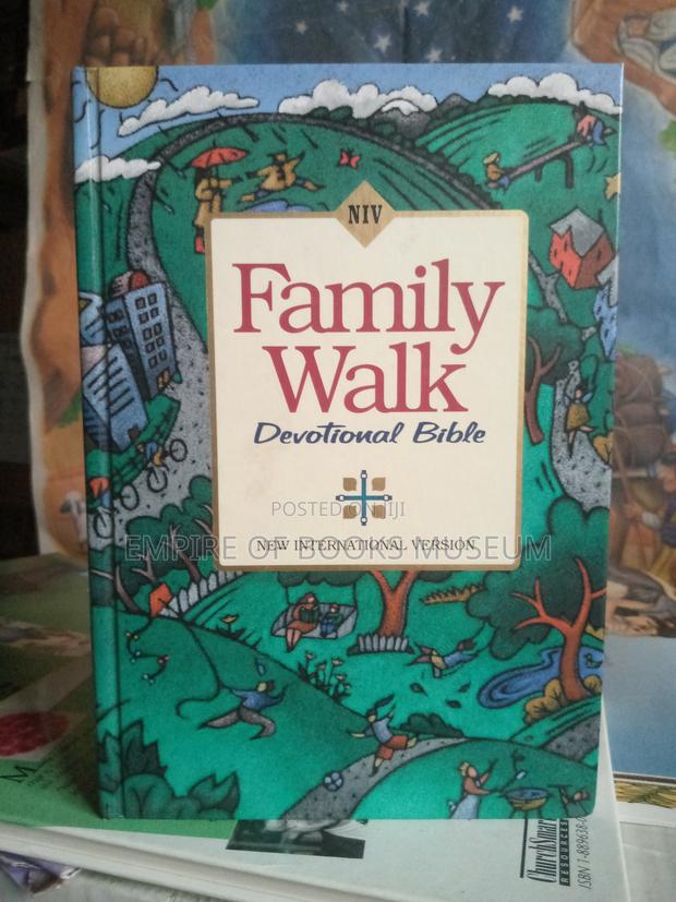Family Walk Devotional Bible Hardcover · Photo 1