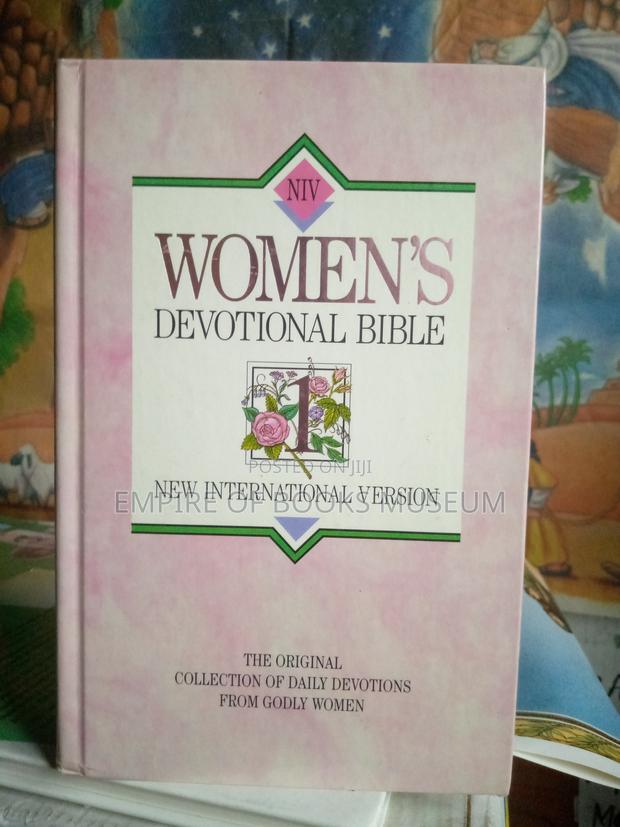 Women's Devotional Bible 2 Niv 1993 Zondervan · Photo 2