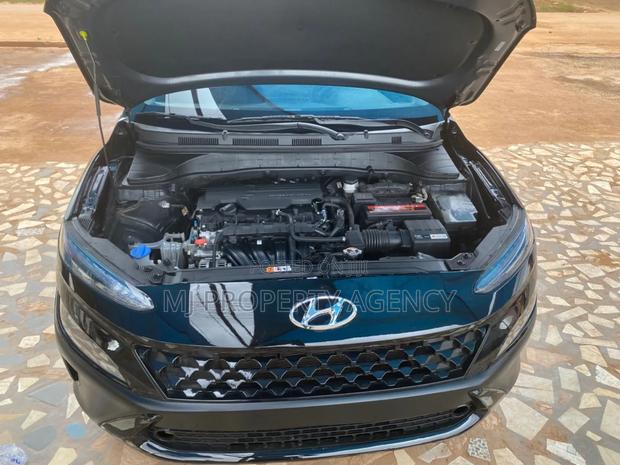 Hyundai Kona SE 2023 Black · Photo 3
