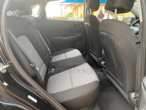 Hyundai Kona SE 2023 Black · Photo 5