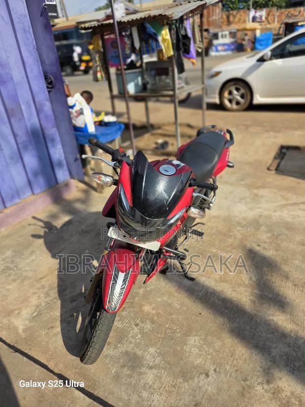TVS Apache 180 RTR 2024 Red · Photo 2