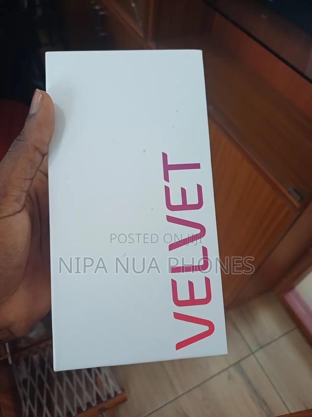 New LG Velvet 128 GB Black · Photo 2