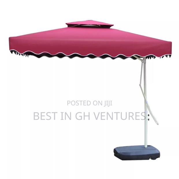Executive Side Pole Umbrella · Photo 1