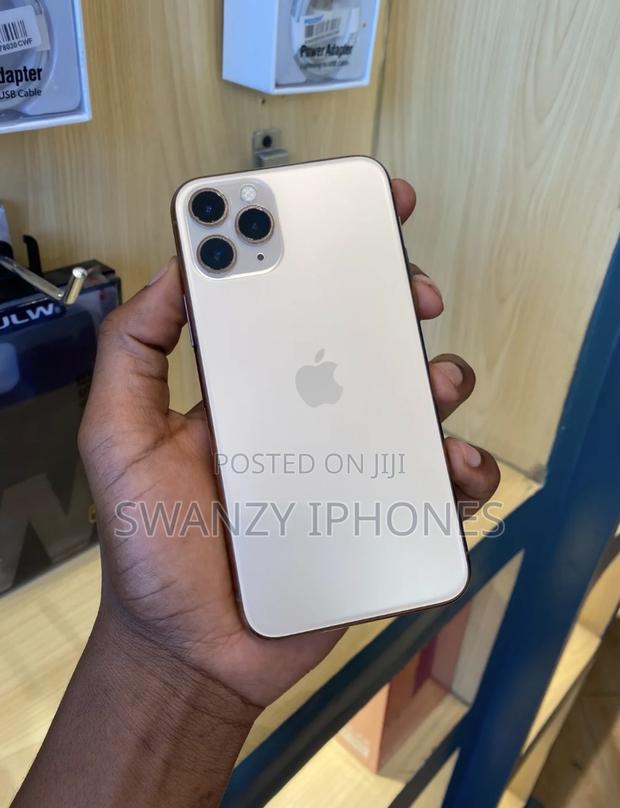 Apple iPhone 11 Pro 64 GB Black · Photo 2
