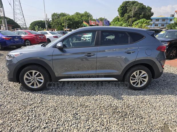 Hyundai Tucson Eco AWD 2017 Gray · Photo 8