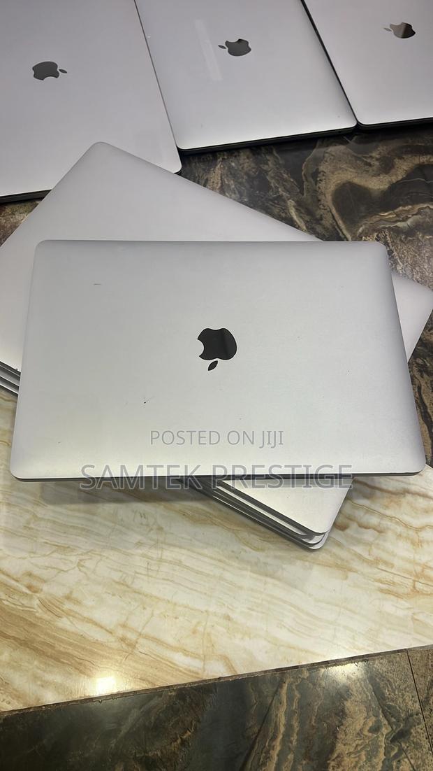 Laptop Apple MacBook Pro 2020 16GB Intel Core I5 SSD 512GB · Photo 2