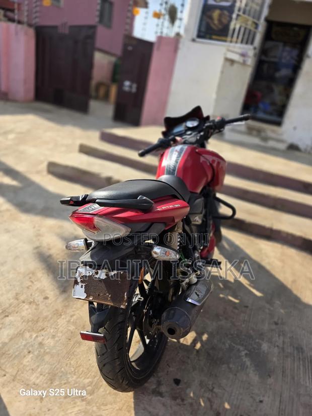 TVS Apache 180 RTR 2024 Red · Photo 3
