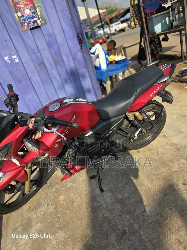 TVS Apache 180 RTR 2024 Red · Photo 1