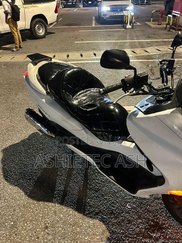 Honda Forza 2025 White · Photo 4